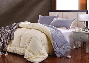 La literie en soie blanche contemporaine place la taie d'oreiller d'édredon adaptée aux besoins du client