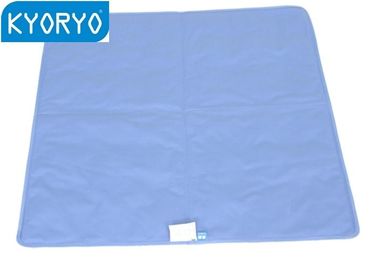 Doublez le coussin de lit glacial adapté aux besoins du client posé de gel de tissu de maille avec le revêtement d'EVA de preuve de l'eau à l'intérieur