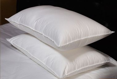 Le coton sifflant piqué par double font varier le pas vers le bas de l'insertion d'oreiller avec la plume blanche d'oie