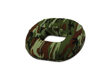 Coussin orthopédique d'anneau de mousse de mémoire de confort de coccyx dans le camouflage